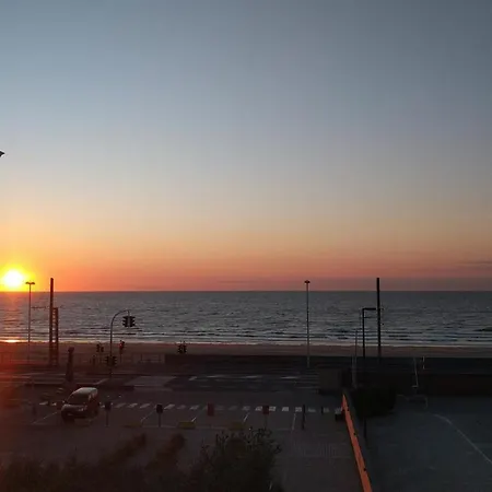 Apartment Splendid Seaview - Luxury 4 Persons At And Sea Ostend